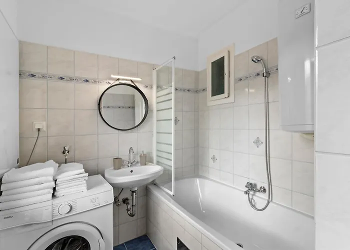 Farawayhomes Leoben #a5 *